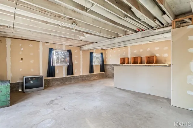 $179,900 | 4152 Ridge Drive, De Soto, MO 63020