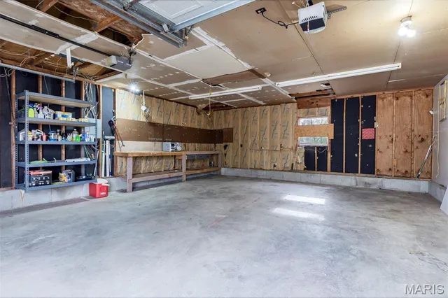 $179,900 | 4152 Ridge Drive, De Soto, MO 63020