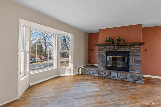 $179,900 | 4152 Ridge Drive, De Soto, MO 63020