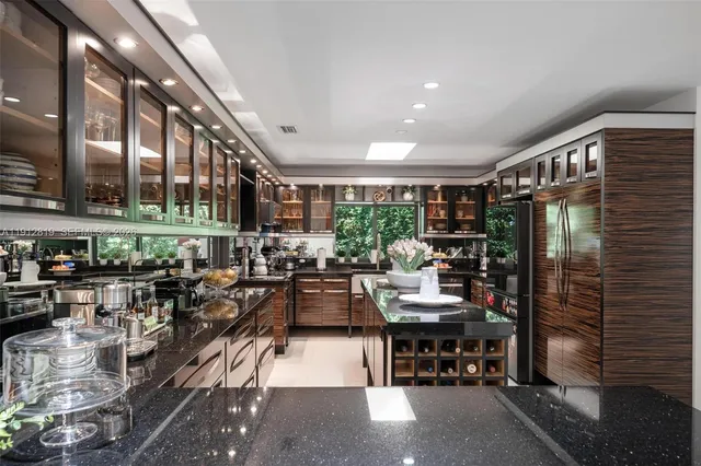 a room with lots of table and chairs