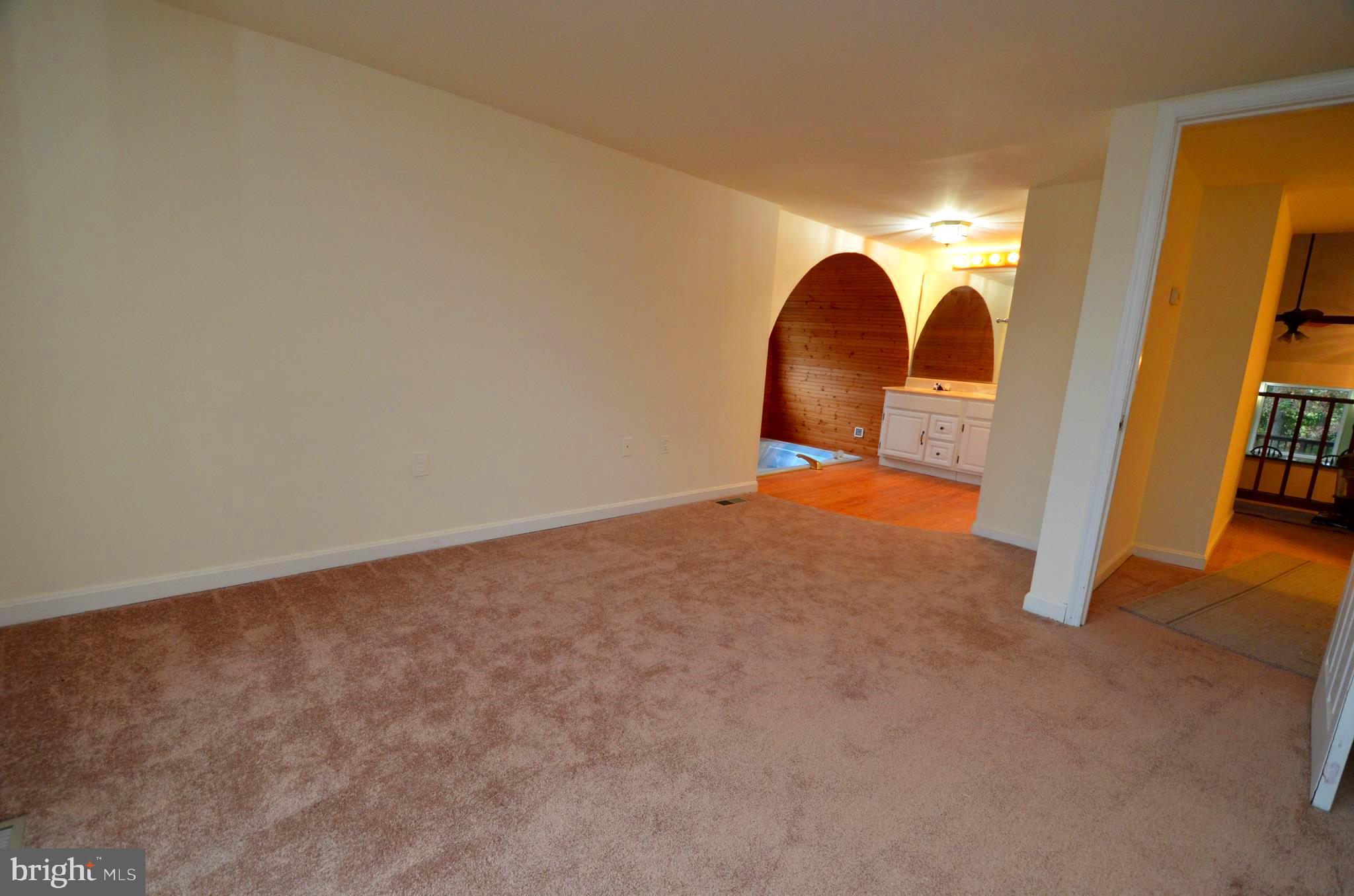 6021 Drum Point Road Deale, MD 20751 - Photo 24 of 53 Owners suite