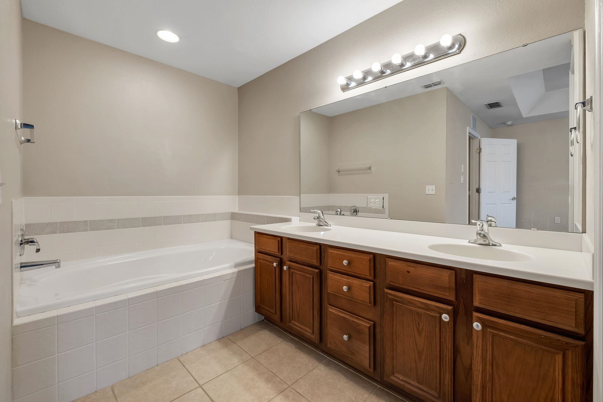 1320 Hendrix Road, Unit 505 Tallahassee, FL 32301 - Photo 16 of 23