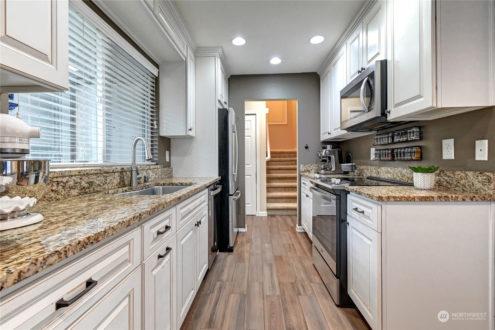 2002 189th Place Southeast Bothell, WA 98012 - Photo 6 of 29 Gallery Image 6