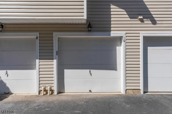 $500,000 | 10 Encampment Drive, Bedminster, NJ 07921