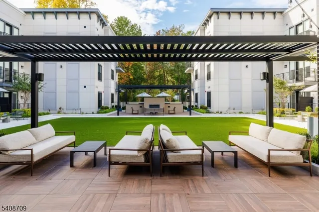 $2,835 | 169 Johnson Road, Morris Plains, NJ 07950