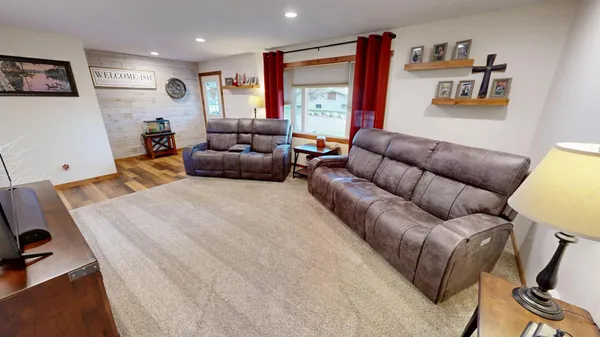 $588,000 | 14919 Cedardale Road, Paynesville, MN 56362