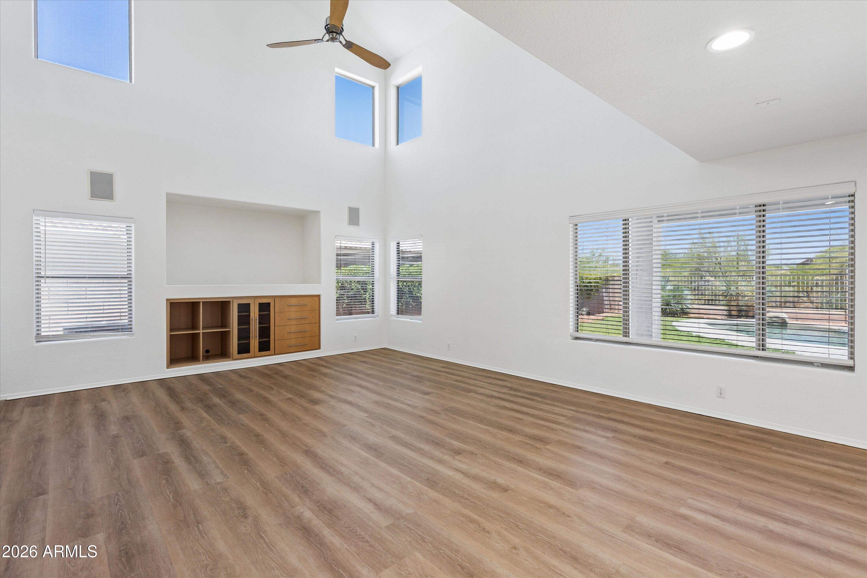 5120 East Via Dona Road Cave Creek, AZ 85331 - Photo 9 of 48 08-5120 E Via Dona Rd, Cave Creek, AZ 8