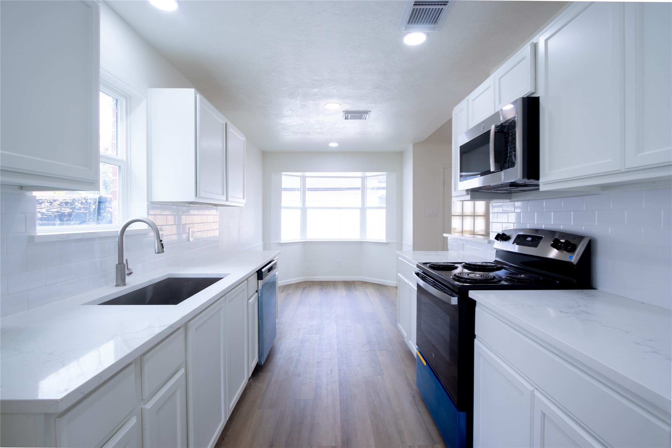 9310 Vickijohn Drive Houston, TX 77031 - Photo 6 of 16