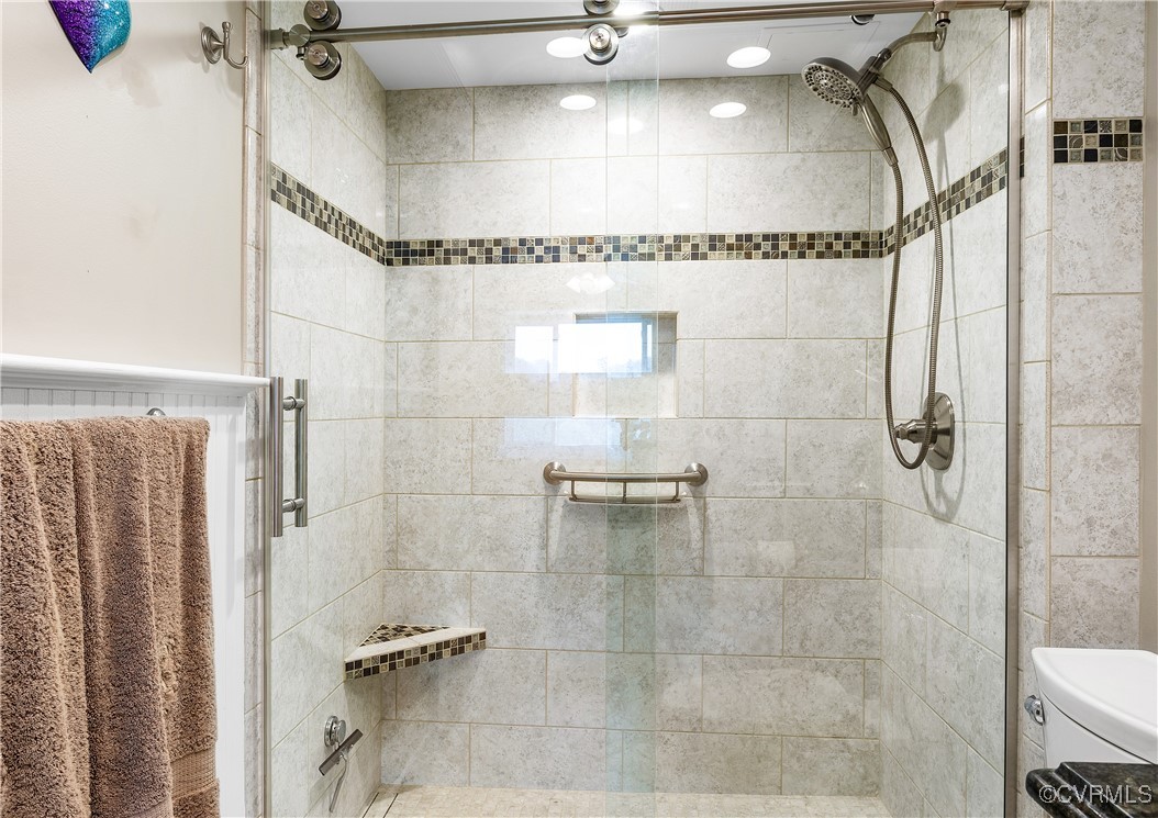 2956 Hathaway Road, Unit 803 Richmond, VA 23225 - Photo 24 of 27 Luxurious tiled shower