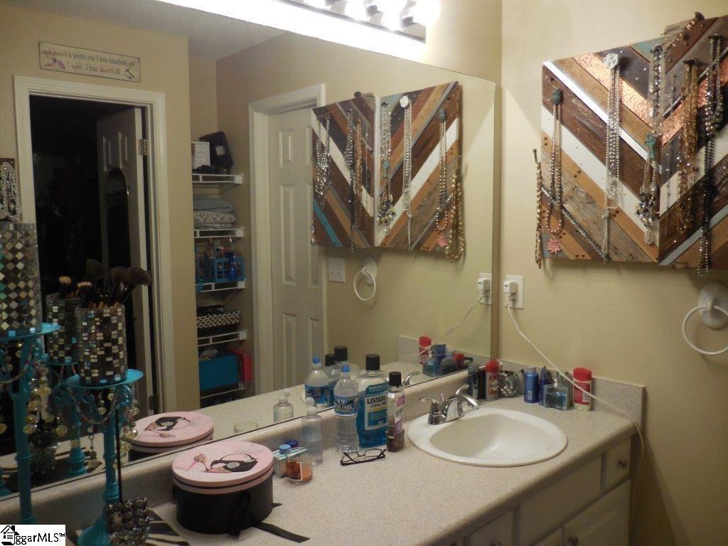 216 High Ridge Court Easley, SC 29642 - Photo 11 of 16 Gallery Image 11
