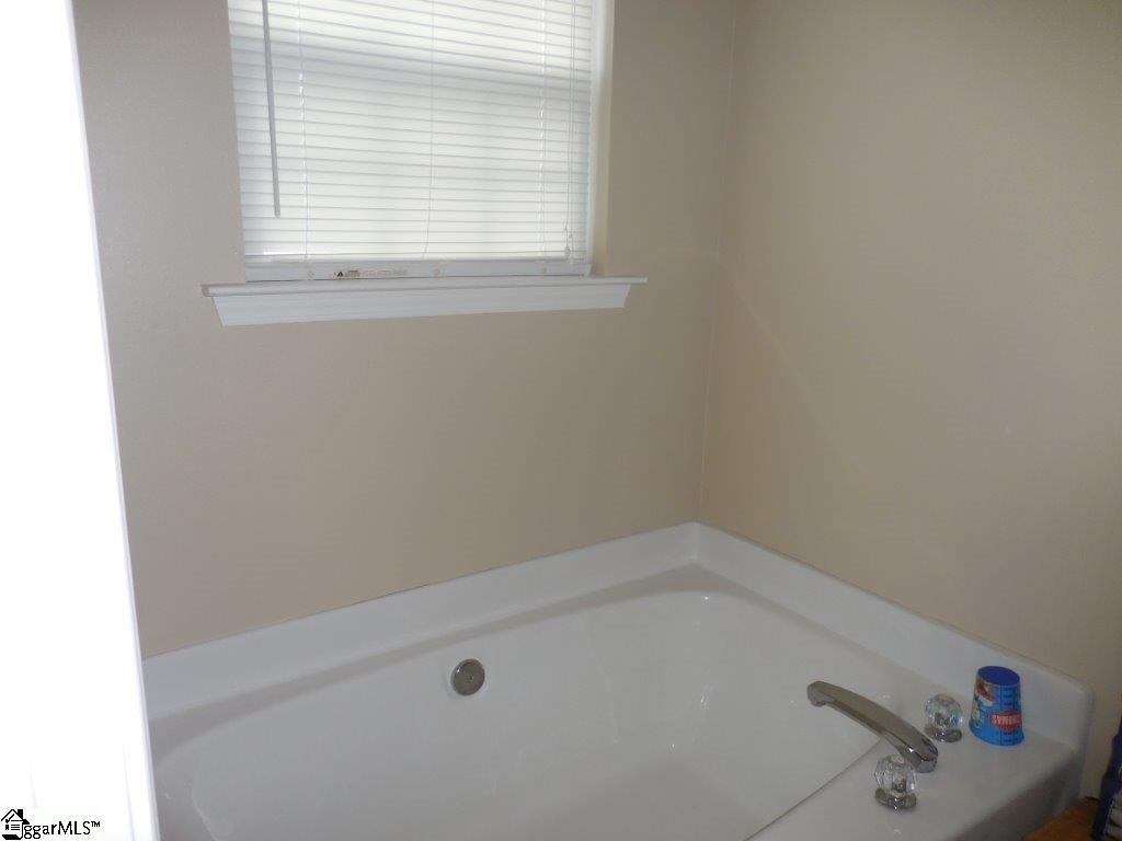 216 High Ridge Court Easley, SC 29642 - Photo 12 of 16 Gallery Image 12