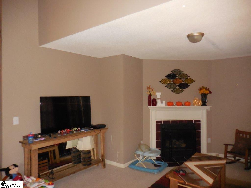 216 High Ridge Court Easley, SC 29642 - Photo 3 of 16 Gallery Image 3