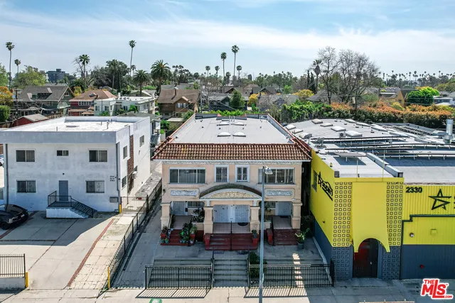 $2,800 | 2324 West Washington Boulevard, Los Angeles, CA 90018
