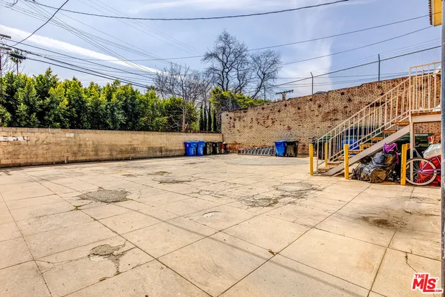 $2,800 | 2324 West Washington Boulevard, Los Angeles, CA 90018