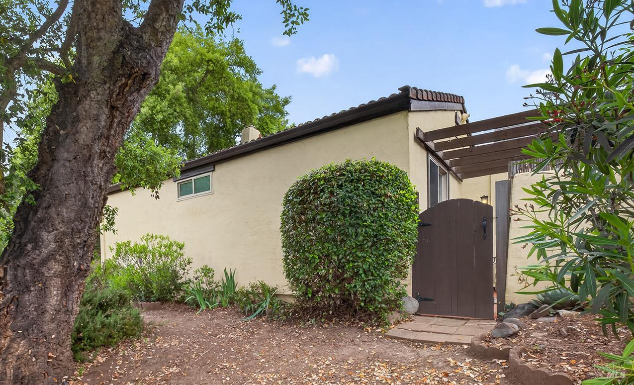 820 Adobe Drive Santa Rosa, CA 95404 - Photo 4 of 38