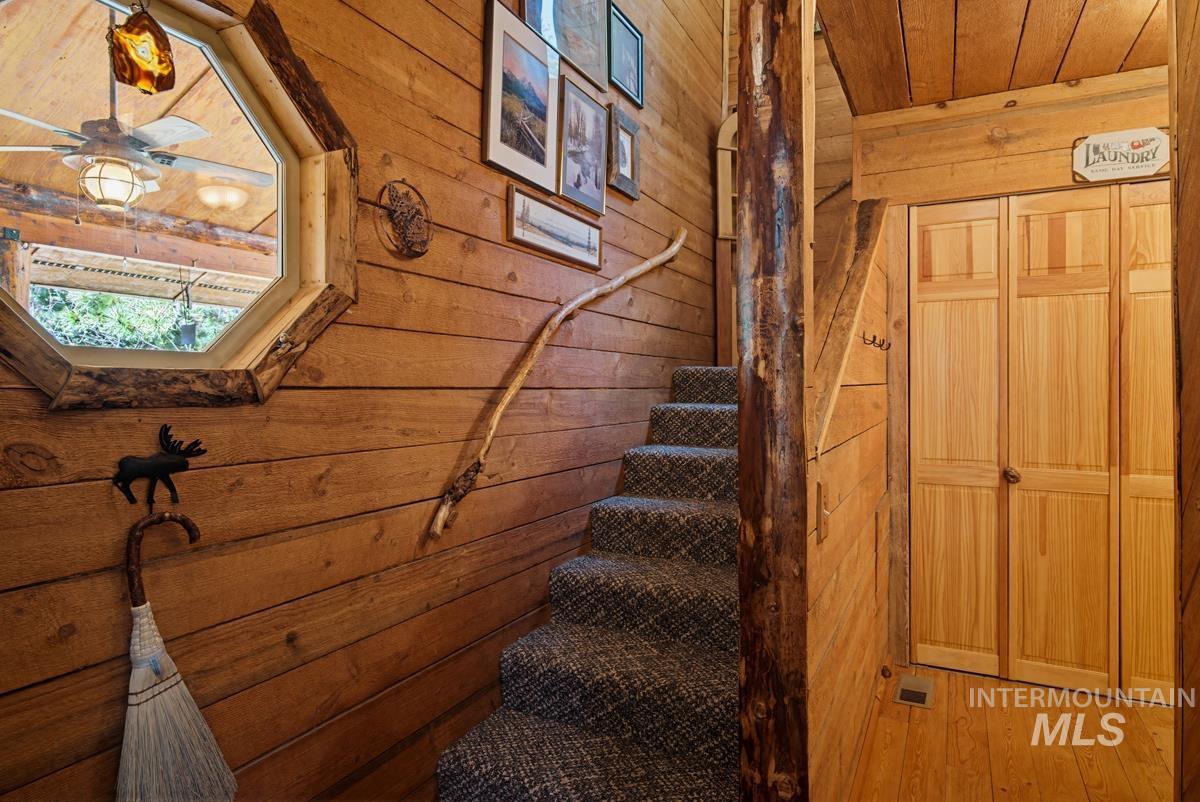 461 Hilltop Road Cascade, ID 83611 - Photo 19 of 40