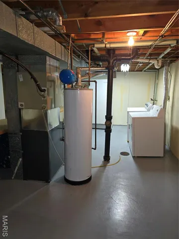 $207,500 | 2945 Dover Drive, Florissant, MO 63033