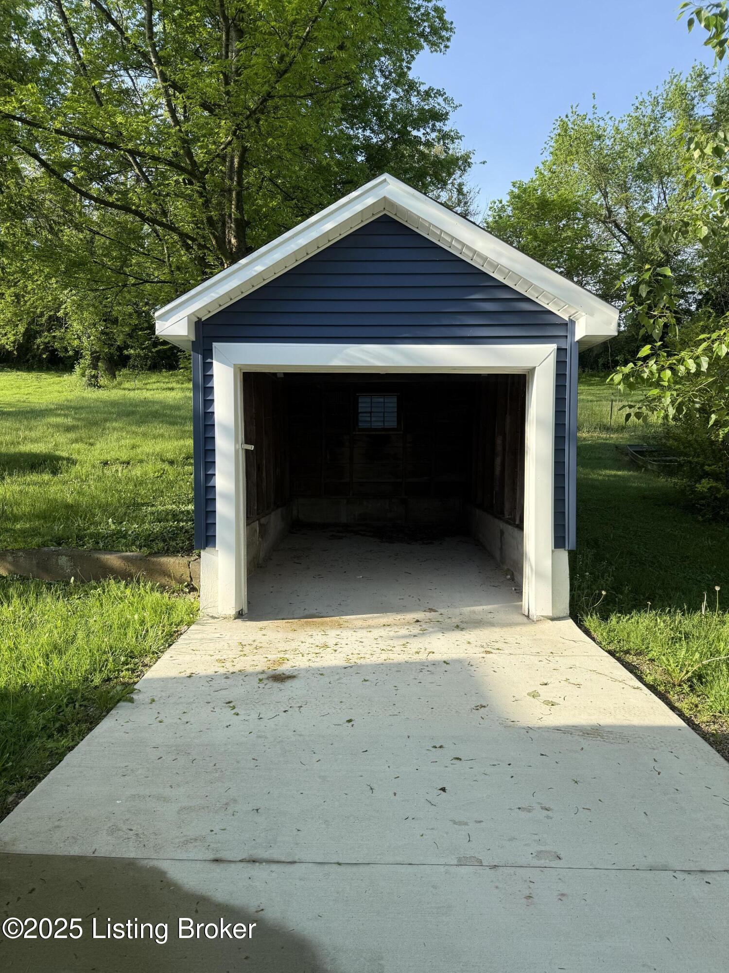 153 Chaplin Road Bloomfield, KY 40008 - Photo 2 of 31 IMG_5449