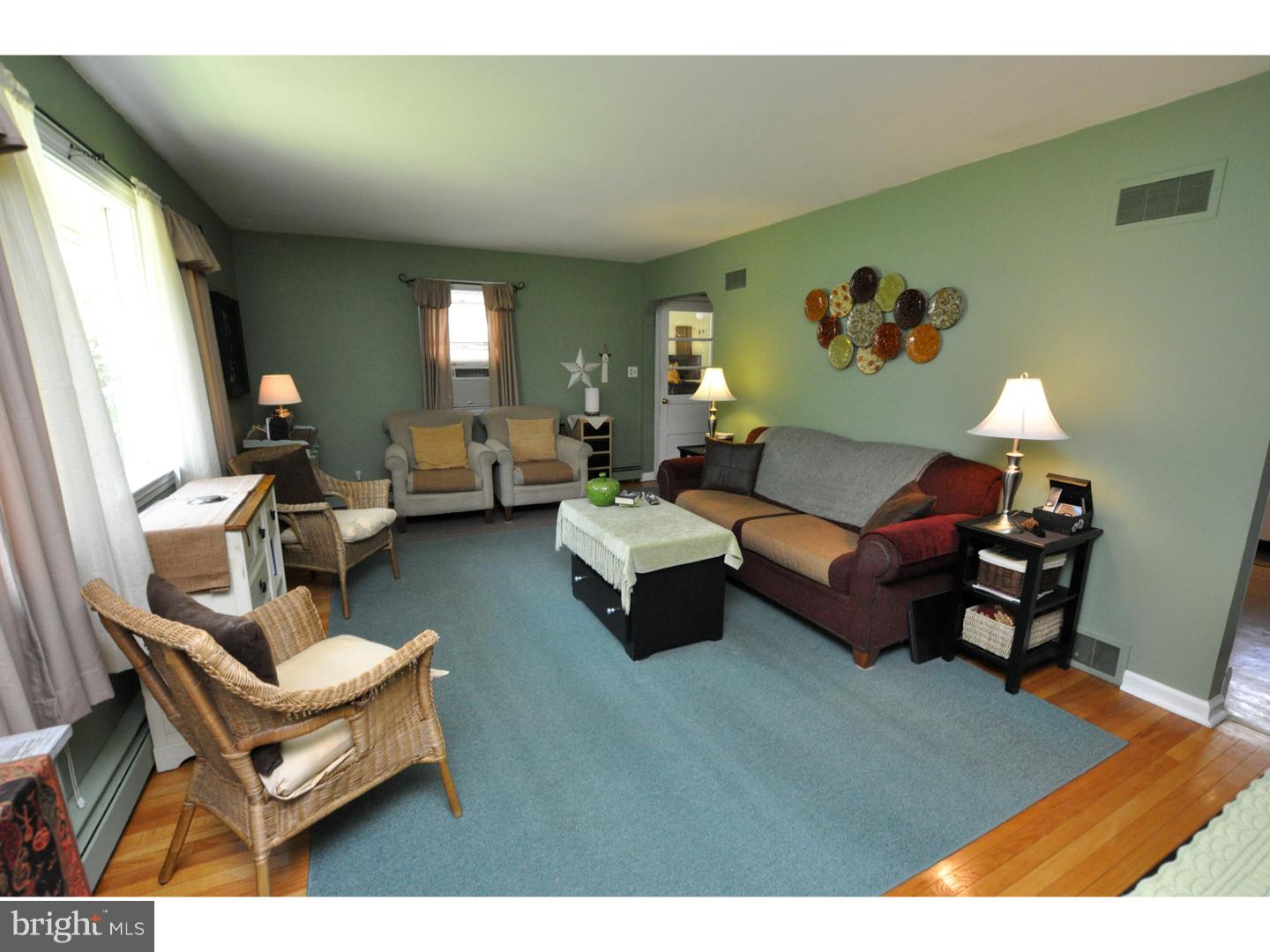 107 Fellowship Road Moorestown, NJ 08057 - Photo 3 of 18 Living Room