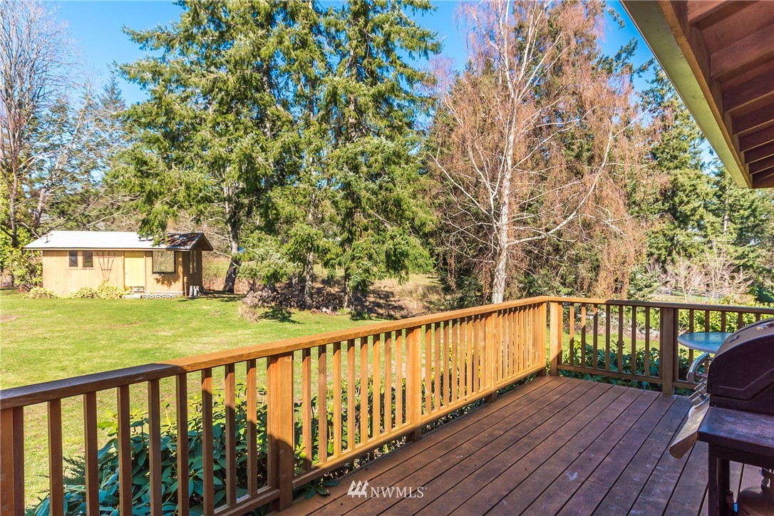 1884 Lancaster Road Freeland, WA 98249 - Photo 3 of 21