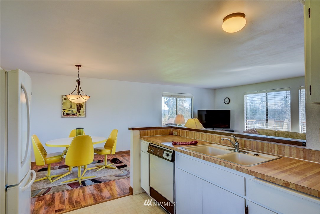 1884 Lancaster Road Freeland, WA 98249 - Photo 10 of 21