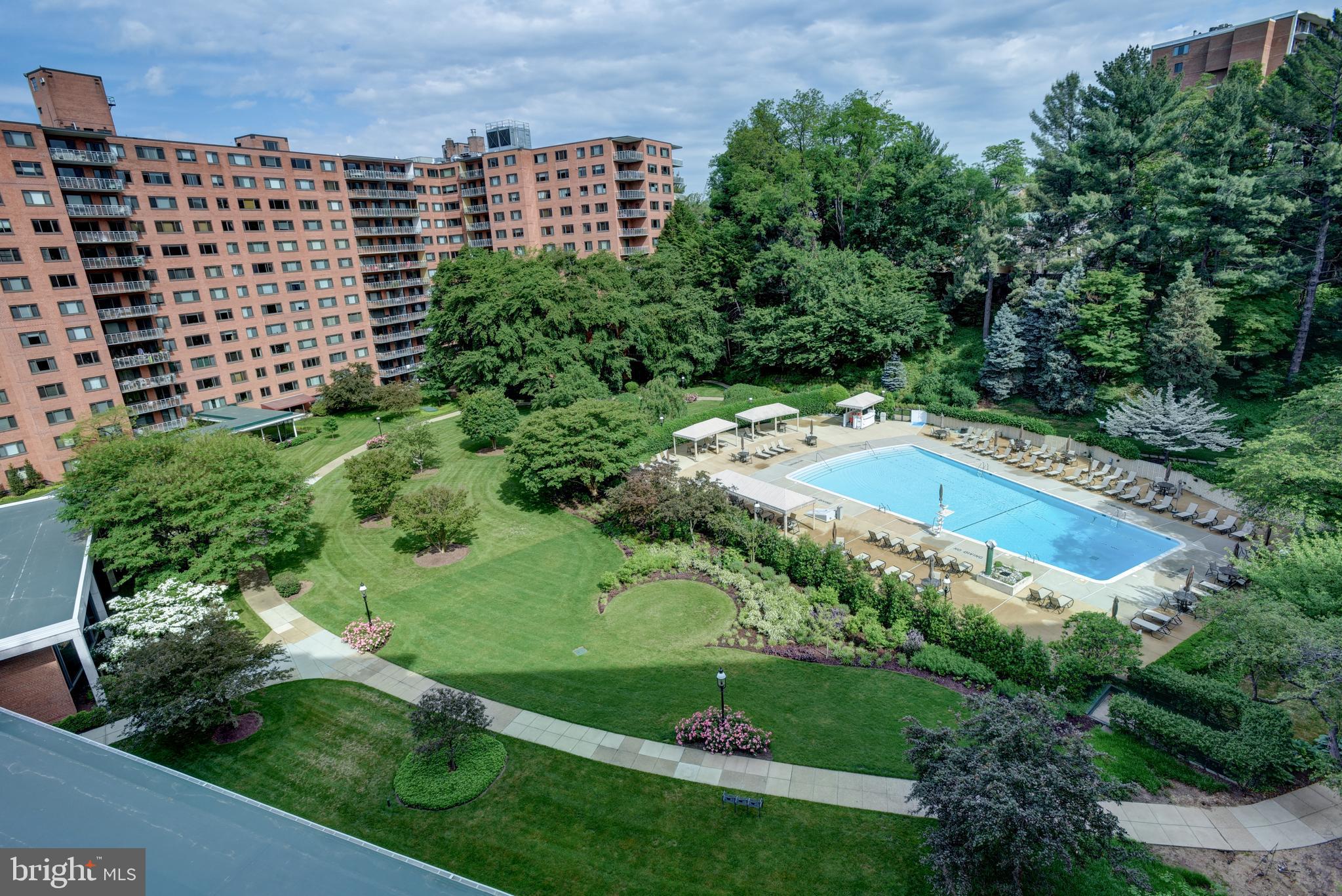 4201 Cathedral Avenue Northwest, Unit 1004E Washington, DC 20016 - Photo 55 of 69 a view of a multi story building