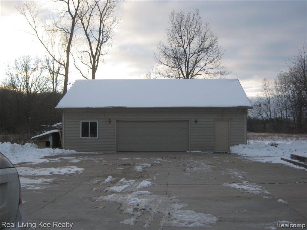 60045 Schoenherr Road Washington, MI 48094 - Photo 7 of 7 Garage.jpg
