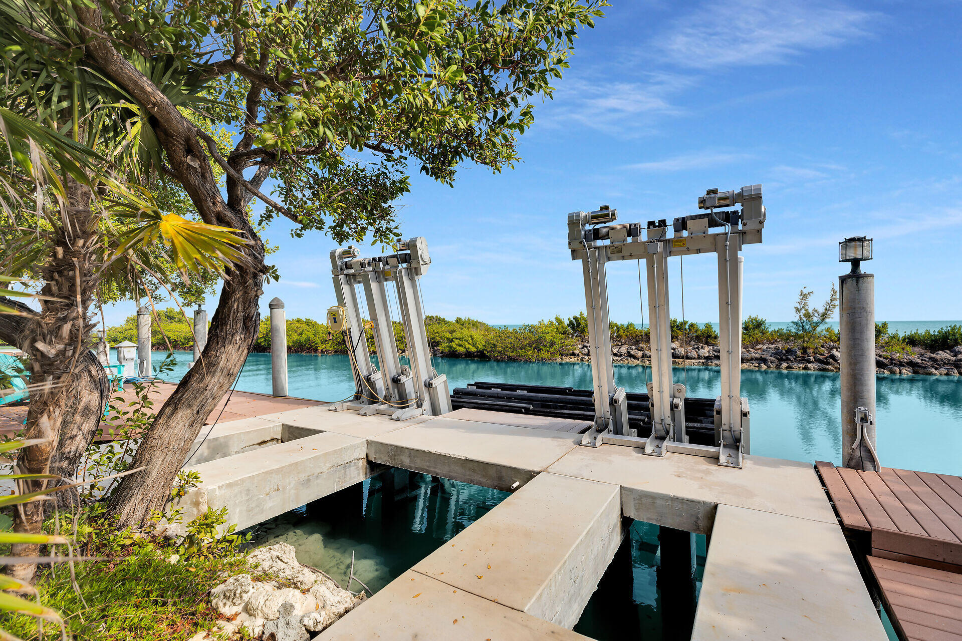 301 Ixora Street Marathon, FL 33050 - Photo 75 of 91 57k lb boat lift