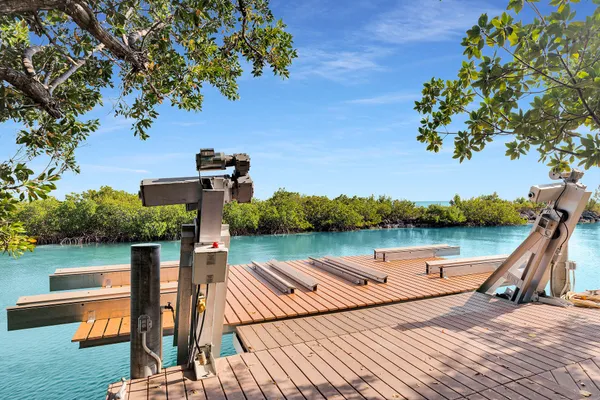 $12,450,000 | 301 Ixora Street, Marathon, FL 33050