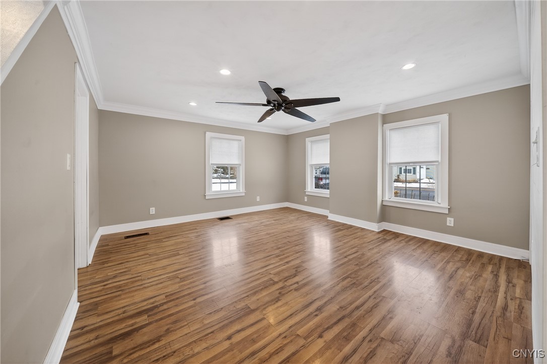8403 Gaskin Road Clay, NY 13027 - Photo 23 of 49 Living room vacant