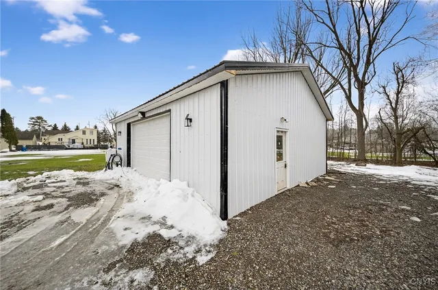 $349,000 | 8403 Gaskin Road, Clay, NY 13027