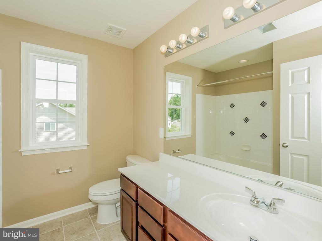 7705 Moores Road Brandywine, MD 20613 - Photo 25 of 30 Bath