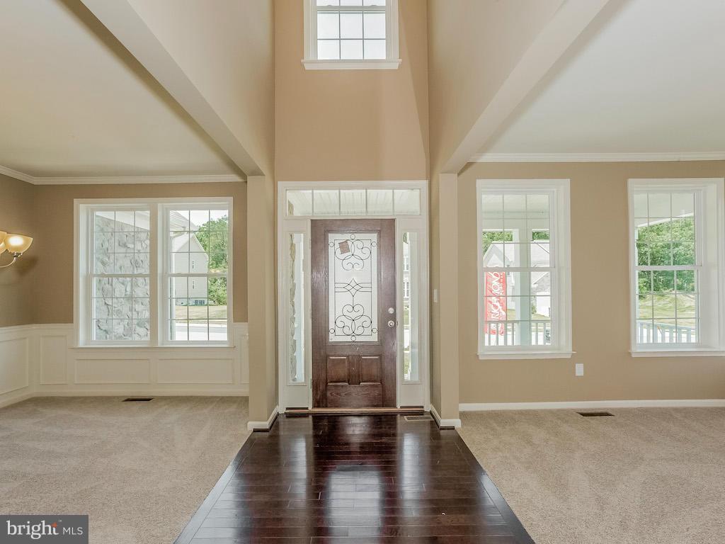 7705 Moores Road Brandywine, MD 20613 - Photo 4 of 30 Interior (General)