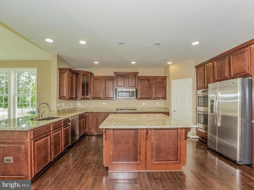 7705 Moores Road Brandywine, MD 20613 - Photo 10 of 30 Kitchen