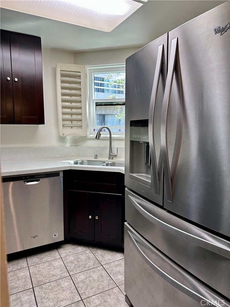 12476 Montecito Road, Unit 5 Seal Beach, CA 90740 - Photo 11 of 32