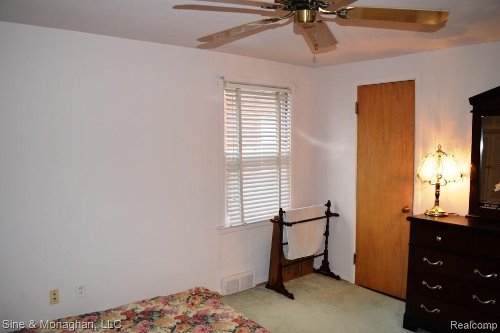 1916 Prestwick Road Grosse Pointe, MI 48236 - Photo 26 of 30 PW7.jpg