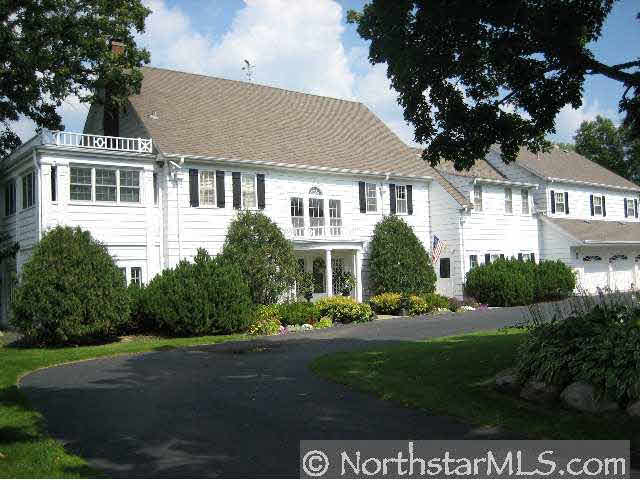 20100 Lakeview Avenue Deephaven, MN 55331 - Photo 2 of 10