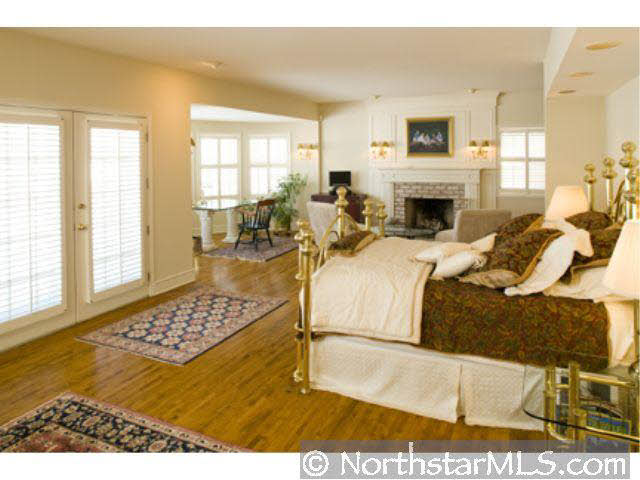 20100 Lakeview Avenue Deephaven, MN 55331 - Photo 9 of 10