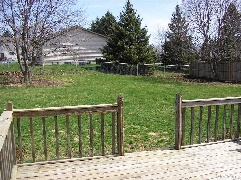 6546 Walters Road Clarkston, MI 48346 - Photo 16 of 17 P1010076.JPG