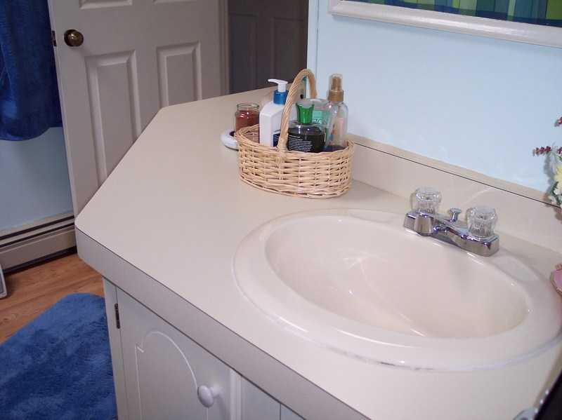 90 Cedar Street Millinocket, ME 04462 - Photo 22 of 32 Bathroom.