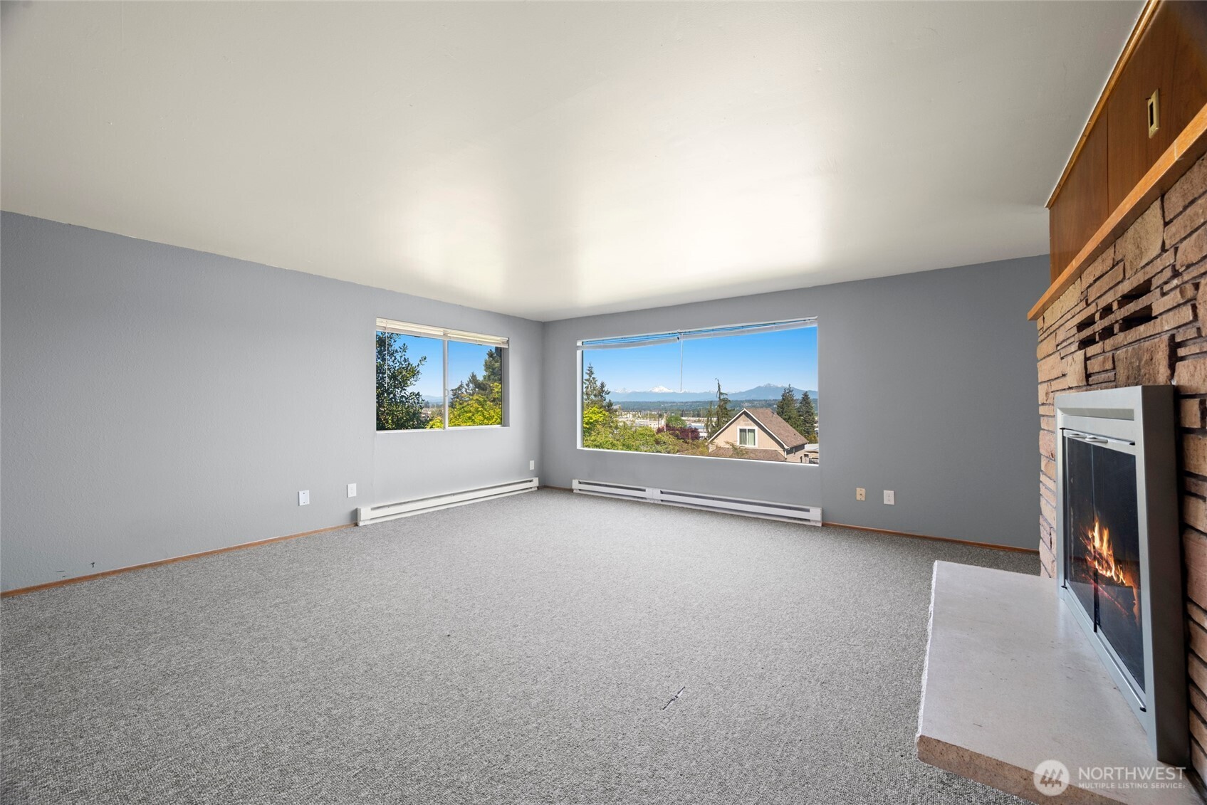 3610 Oakes Avenue Everett, WA 98201 - Photo 3 of 37 an empty room with windows