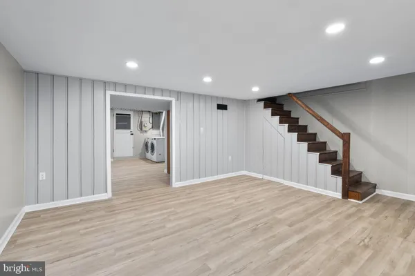 a view of a livingroom with an empty space