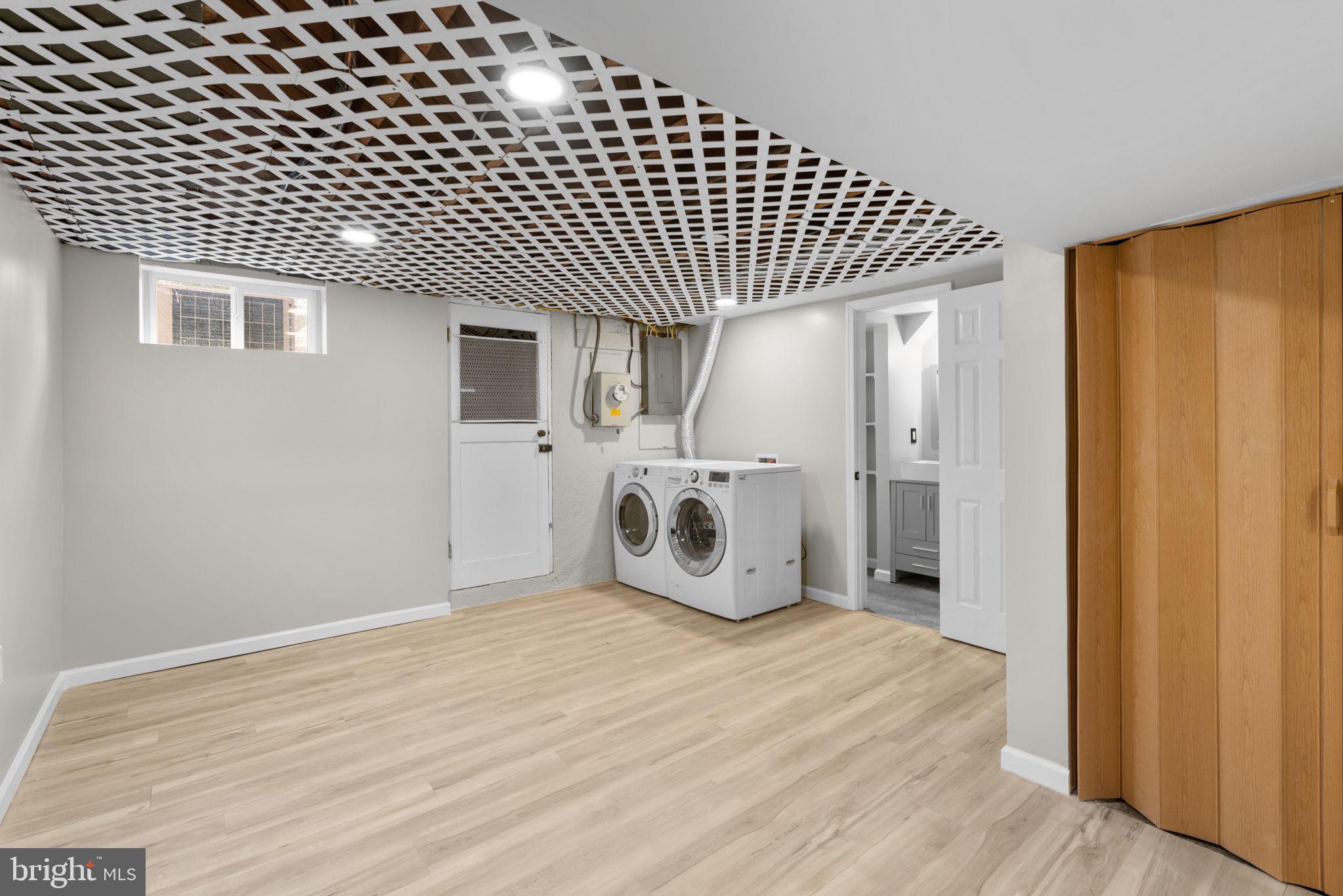 1607 Stonewood Road Baltimore, MD 21239 - Photo 35 of 53 a view of a livingroom with an empty space