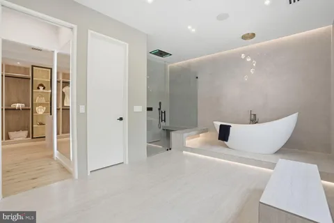 $5,695,888 | 6519 Brawner Street, McLean, VA 22101