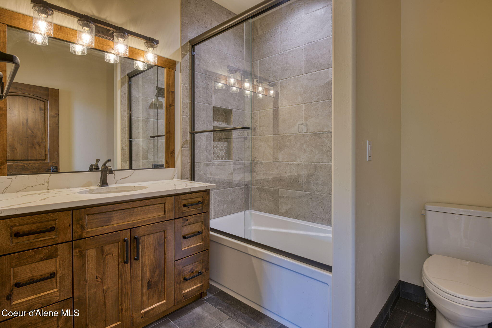 4450 Dufort Road Sagle, ID 83860 - Photo 46 of 81 Bathroom