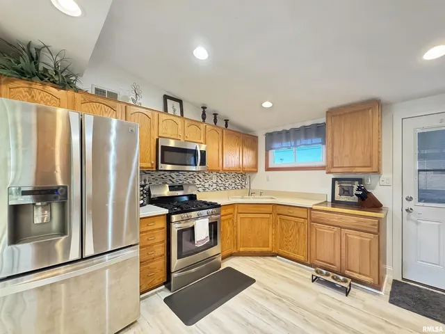 $174,900 | 1505 West Leonard Drive, Chillicothe, IL 61523