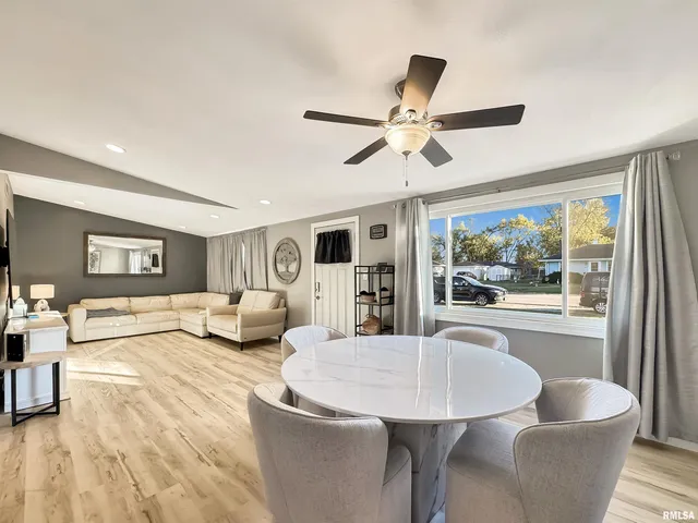 $174,900 | 1505 West Leonard Drive, Chillicothe, IL 61523