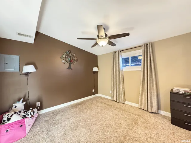 $174,900 | 1505 West Leonard Drive, Chillicothe, IL 61523