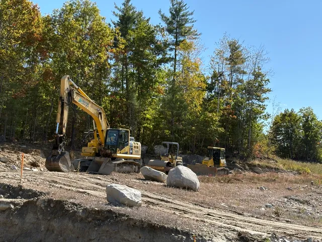 $560,000 | 24 Hillside Drive, Raymond, ME 04071