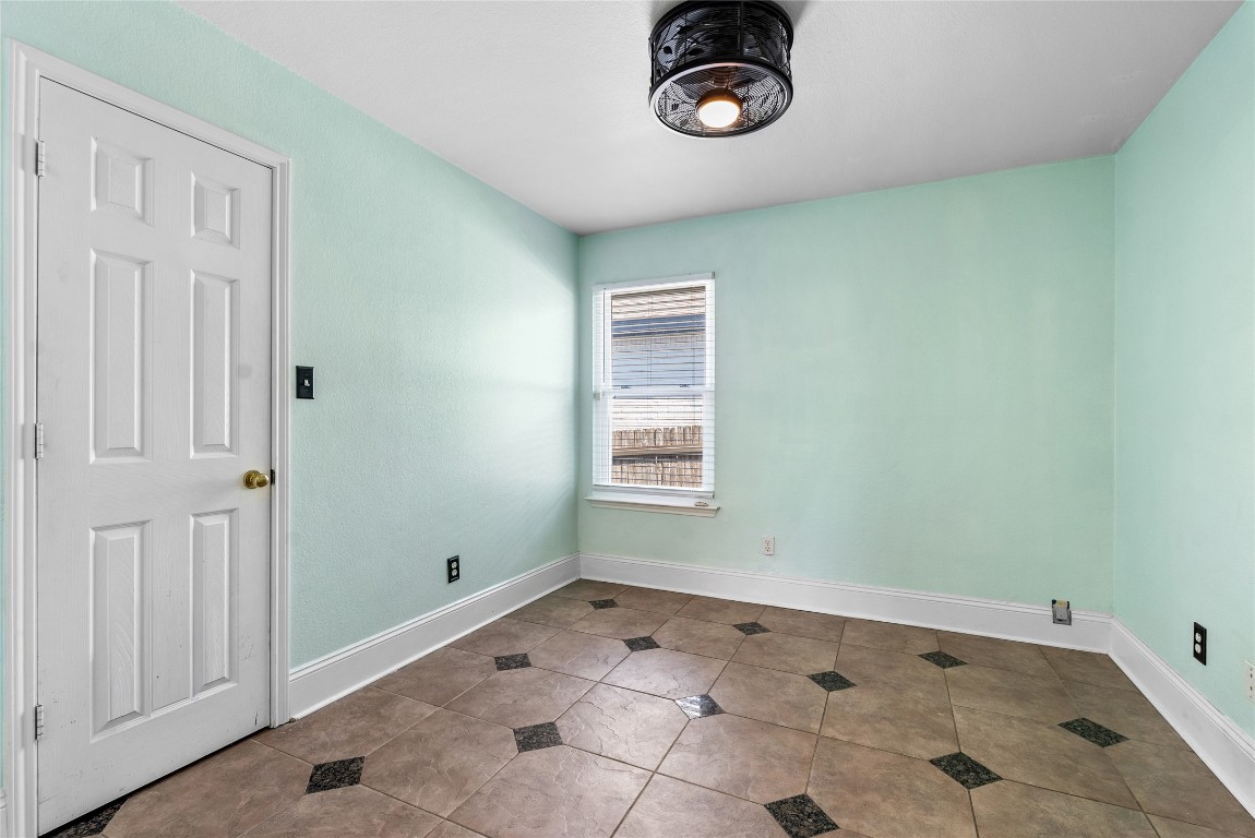 212 Valley Run Trail Elgin, TX 78621 - Photo 16 of 31 a view of a room with window
